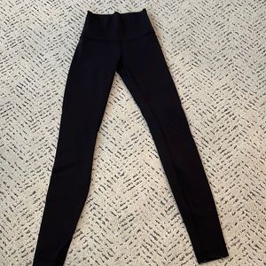 Black lulu leggings!